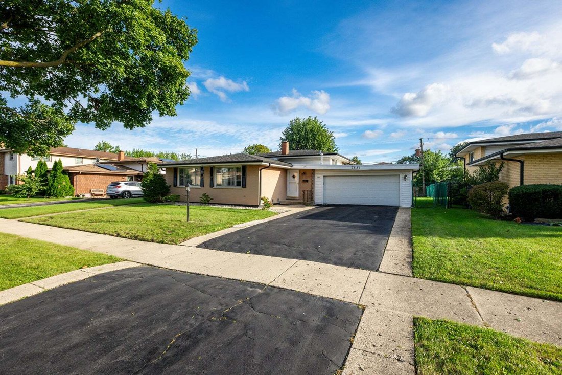 House in Morton Grove, Illinois, United States 2 - 18943155