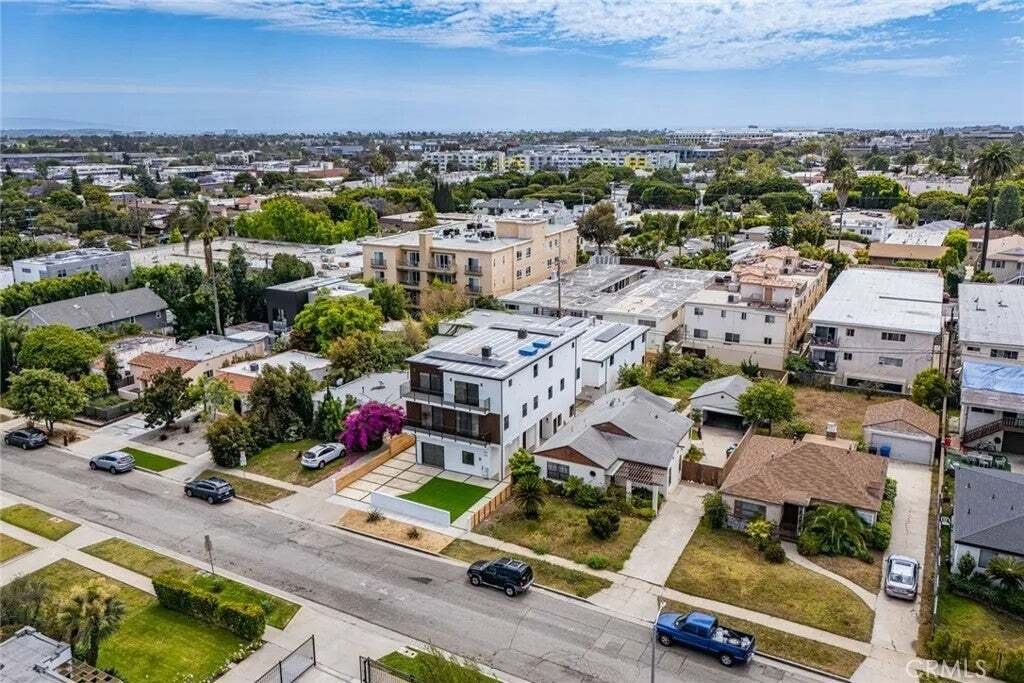 Los Angeles, California, United States 2 - 18943277