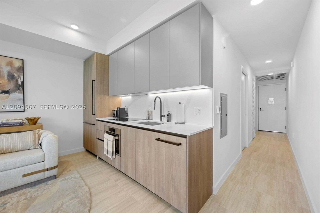 Condo in Miami Beach, Florida, United States 3 - 18943035