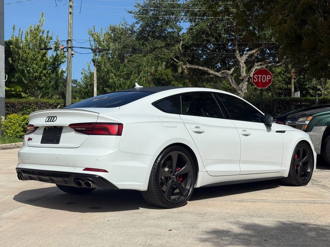 Sedan in Hollywood, FL, United States 5 - 18944588