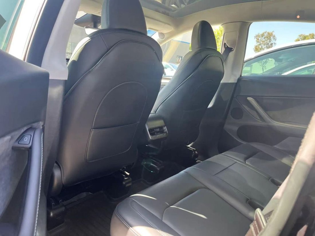 Suv in Costa Mesa, CA, United States 4 - 18944455
