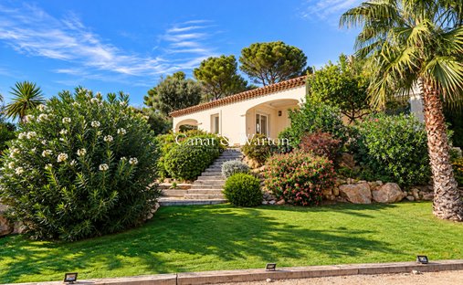 Villa in Centre ville, Saint-Raphaël, France 1
