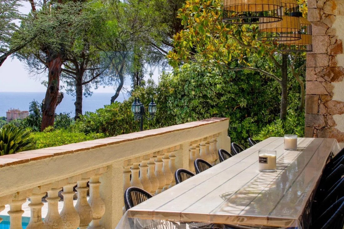 Villa in Les Issambres, Roquebrune-sur-Argens, France 5 - 18093394
