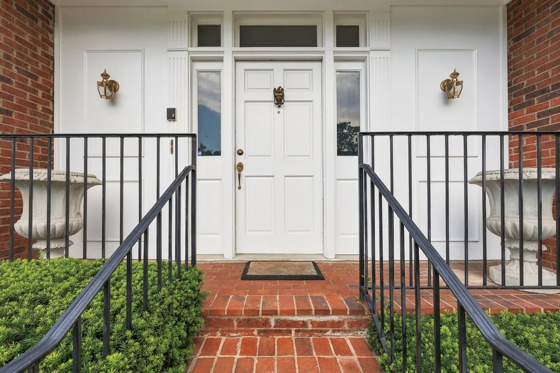 House in Watterson Park, Kentucky, United States 3 - 18941341