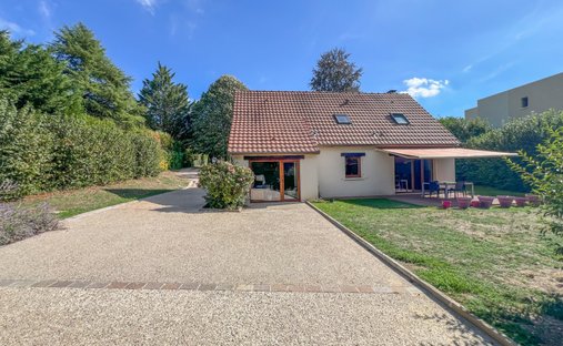 House in Coteau Sud, Chevreuse, France 1