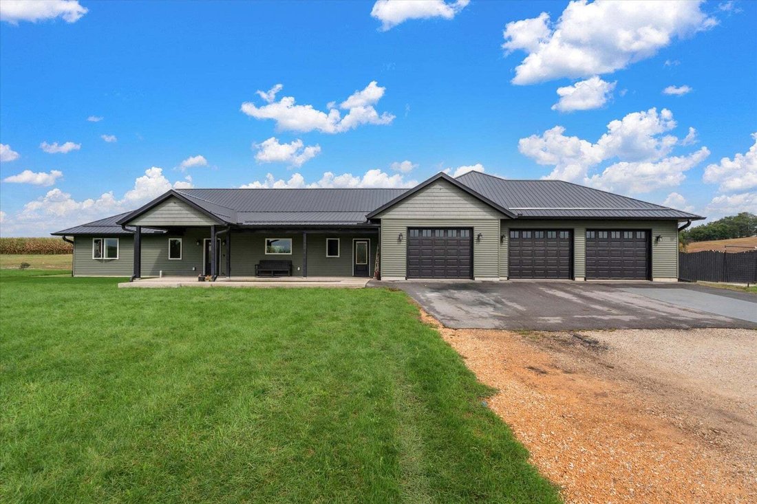 House in Delmar, Iowa, United States 1 - 18943122