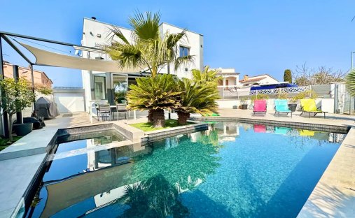 Villa in Empuriabrava, Catalonia, Spain 1