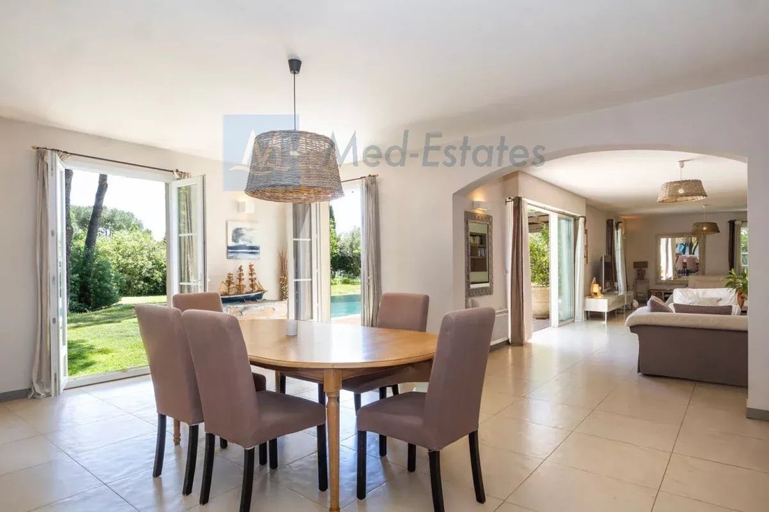 Villa in Grimaud, Provence-Alpes-Côte d'Azur, France 4 - 18129604