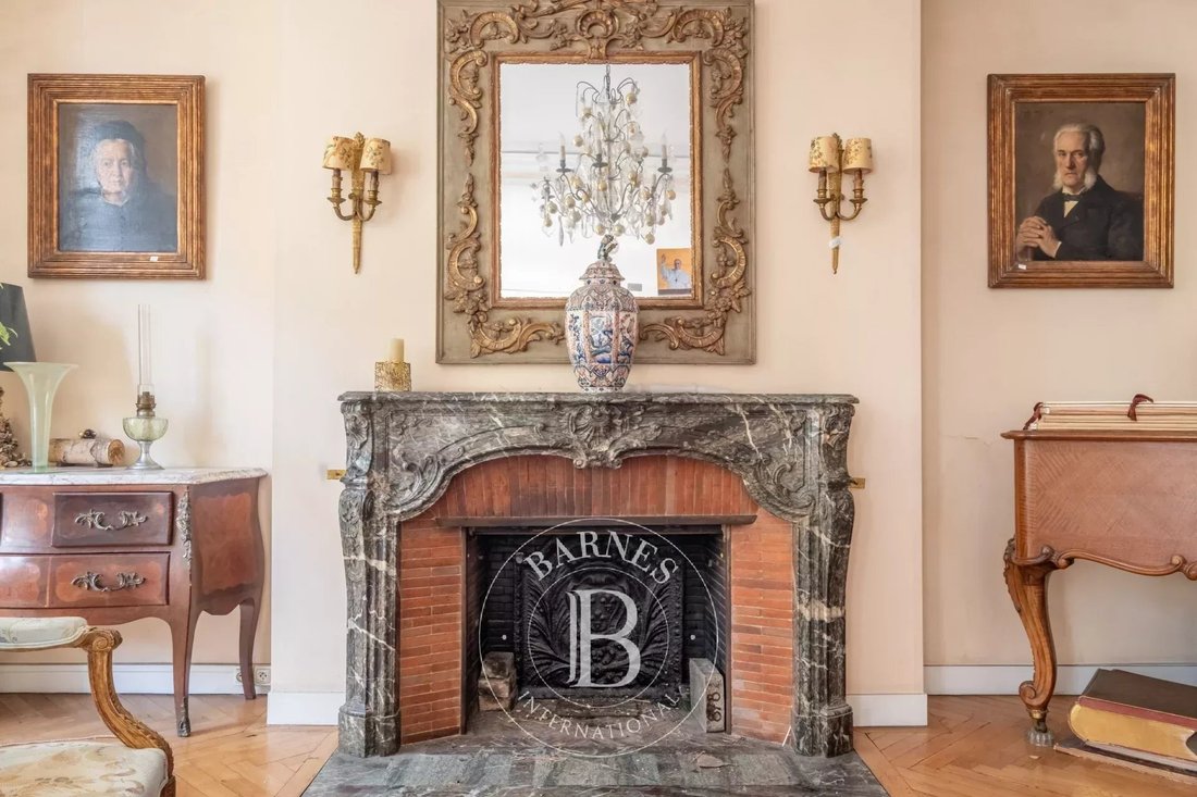 Apartment in Gros Caillou, Paris 7e Arrondissement, Paris 4 - 18939601