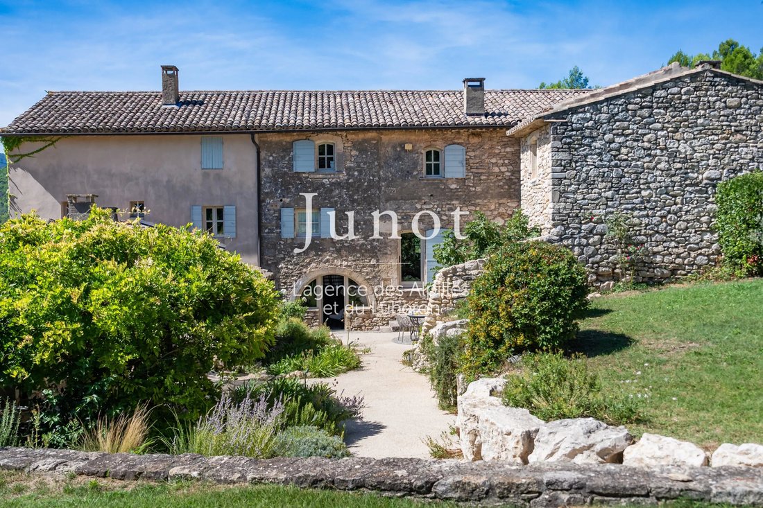 Country House in Ménerbes, Provence-Alpes-Côte d'Azur, France 4 - 18626962