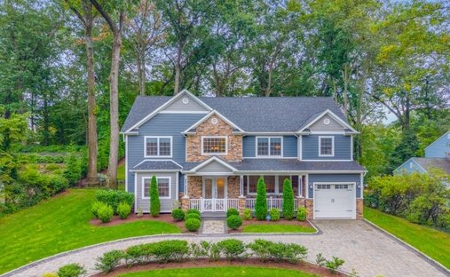 House in Mountainside, New Jersey, United States 1