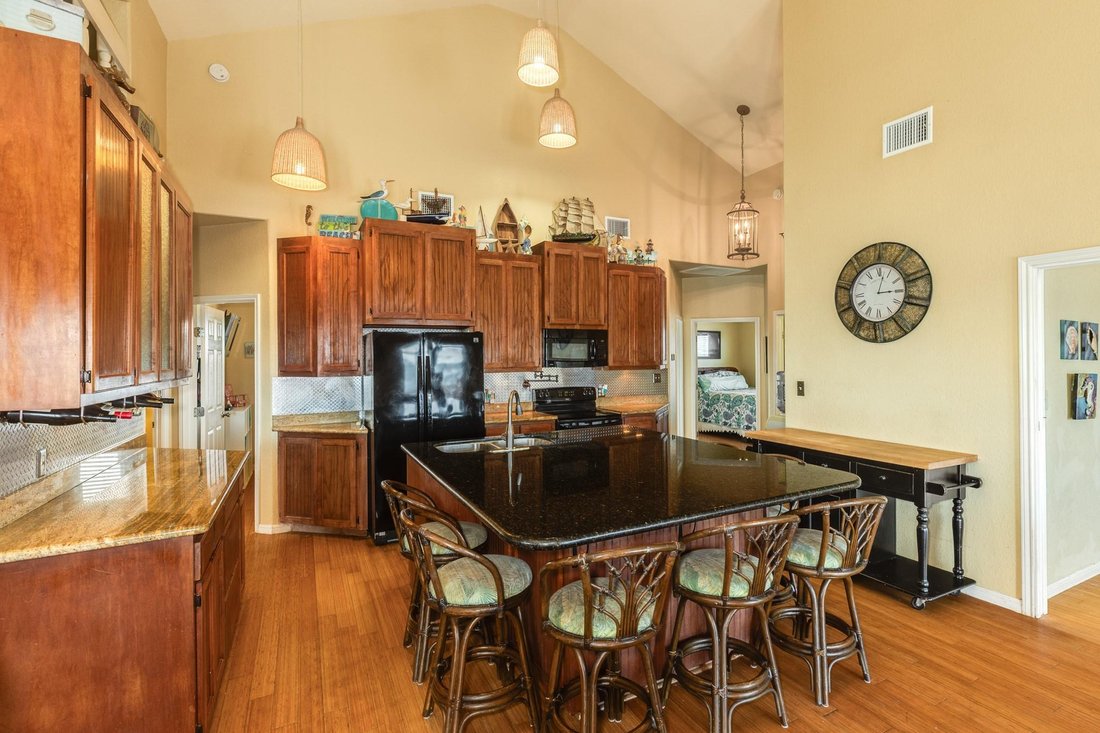 House in Freeport, Texas, United States 5 - 18940071