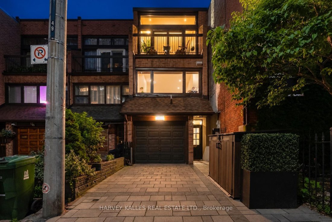 House in Toronto, Ontario, Canada 1 - 18945175