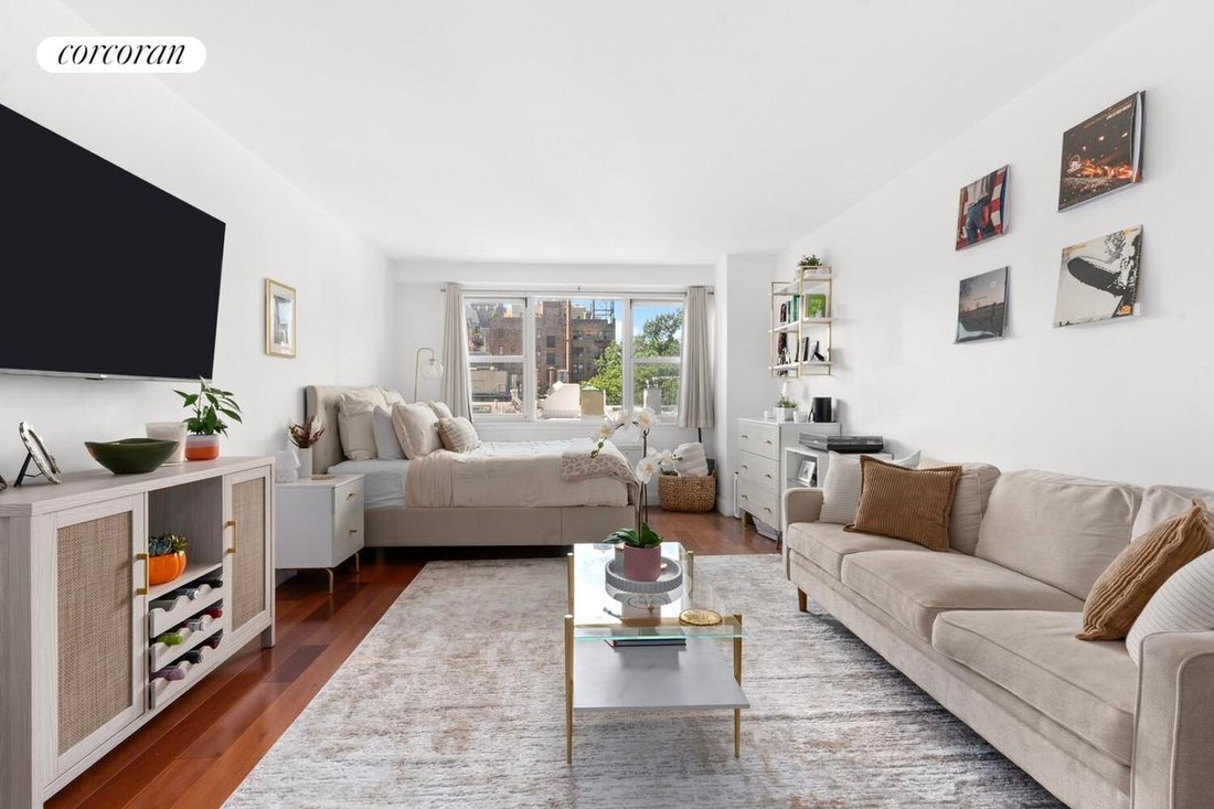 Co Op in New York, New York, United States 1 - 18941674