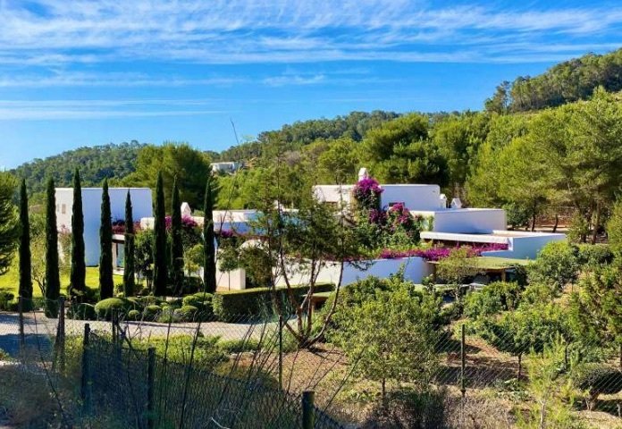 Finca in Roca Llisa, Santa Eularia des Riu, Balearic Islands 2 - 18940542