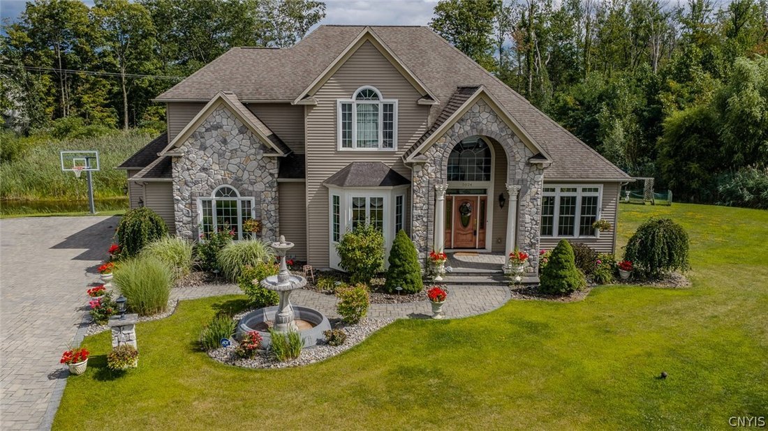 House in Liverpool, New York, United States 1 - 18942773