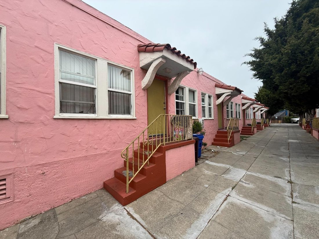 Oakland, California, United States 4 - 18942574