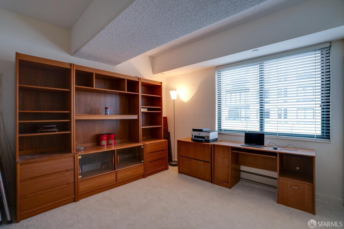 Condo in San Francisco, California, United States 3 - 18941631