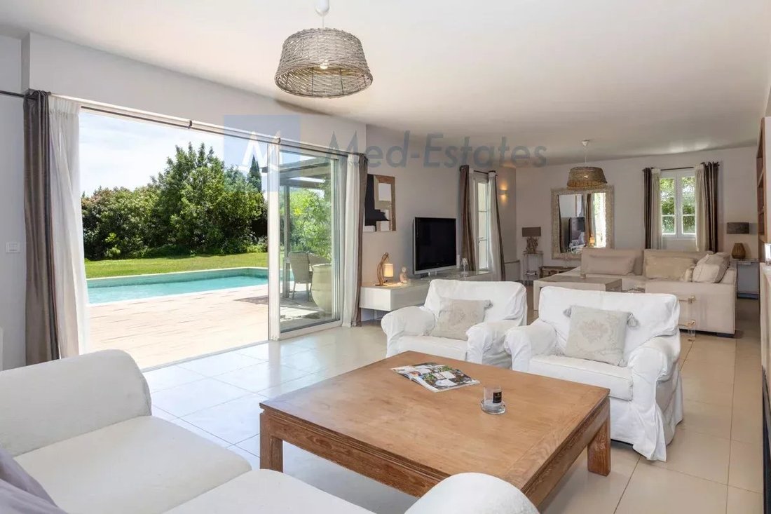 Villa in Grimaud, Provence-Alpes-Côte d'Azur, France 3 - 18129604