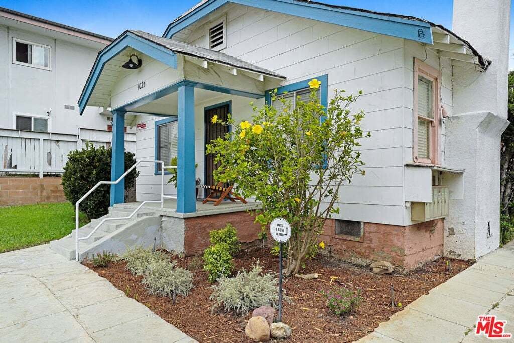 Santa Monica, California, United States 4 - 18942185