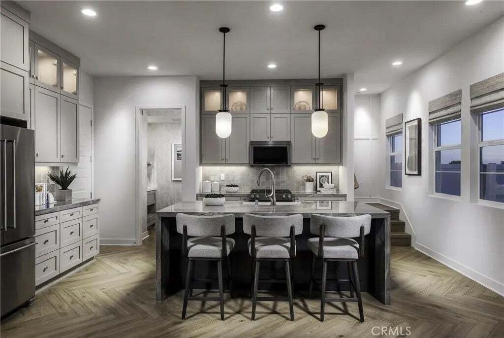 Condo in Montebello, California, United States 5 - 18943343