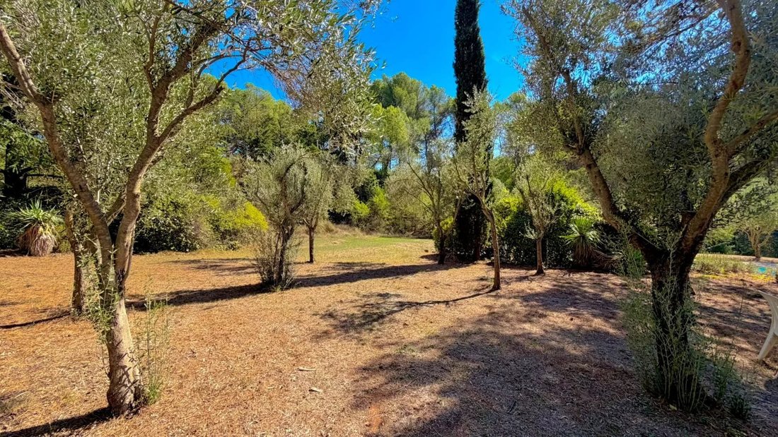 House in Beaurecueil, Provence-Alpes-Côte d'Azur, France 3 - 18939695