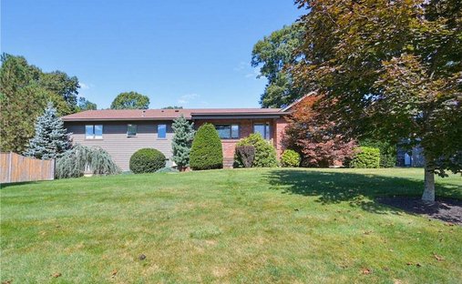 House in Lincoln, Rhode Island, United States 1