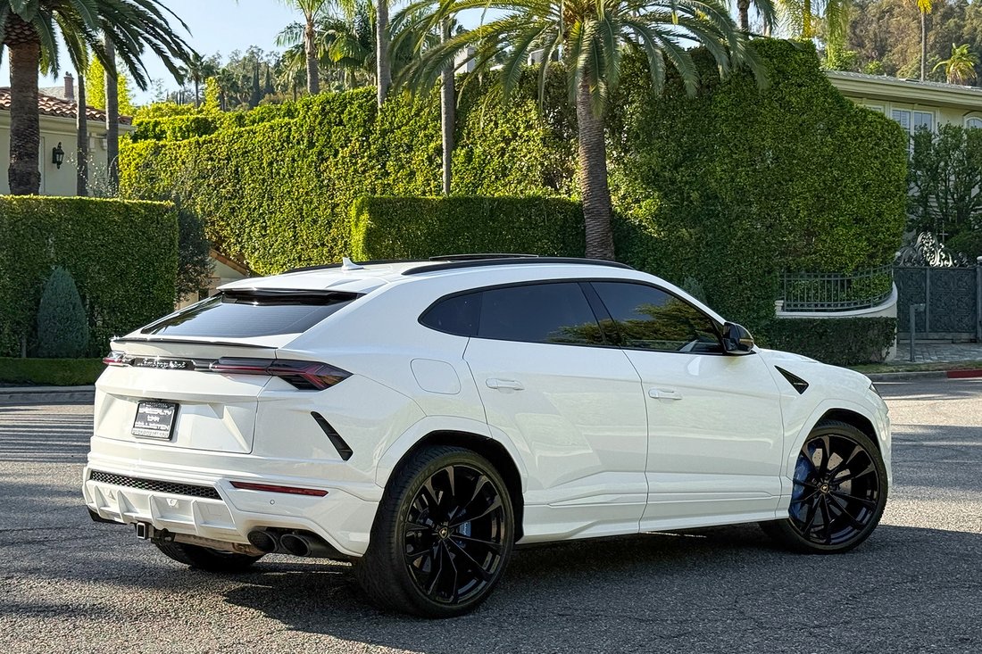 Suv in West Hollywood, CA, United States 5 - 18941350