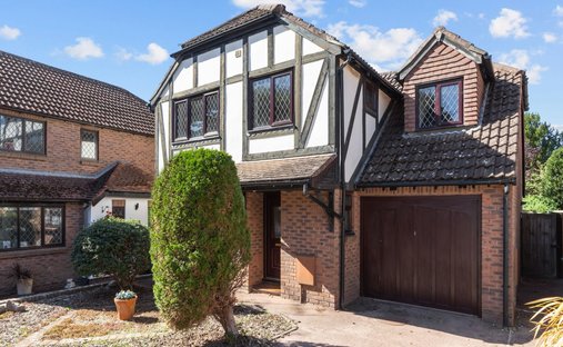 House in Fivensgreen, Horsham, England 1