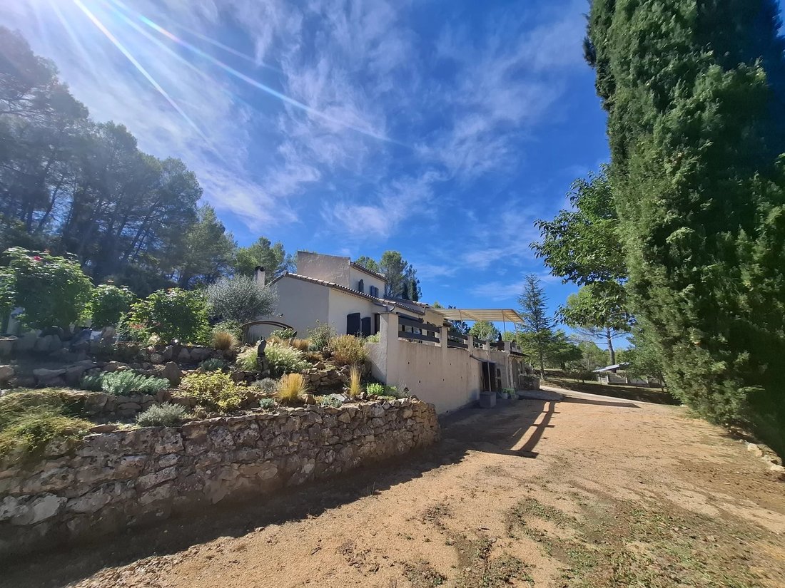 House in La Verdiere, Provence-Alpes-Côte d'Azur, France 1 - 18940574
