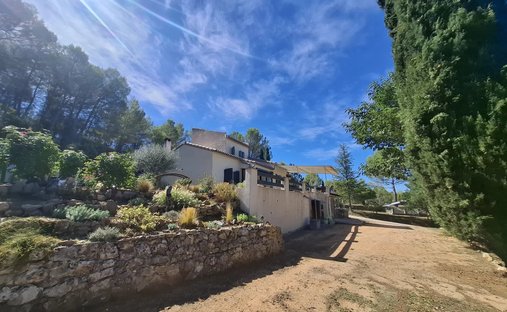 House in La Verdiere, Provence-Alpes-Côte d'Azur, France 1