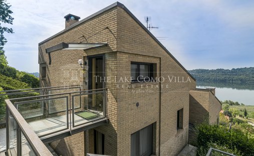 Villa in Montorfano, Lombardy, Italy 1