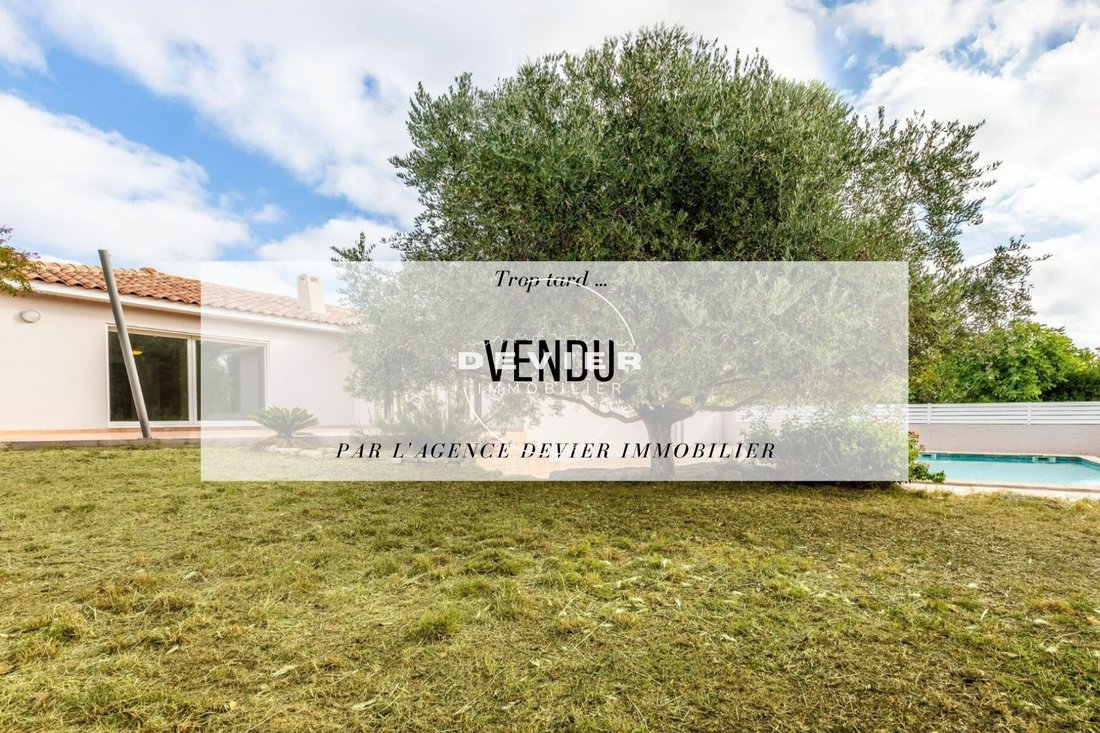Villa in Centre Ville, Castries, France 1 - 12744110