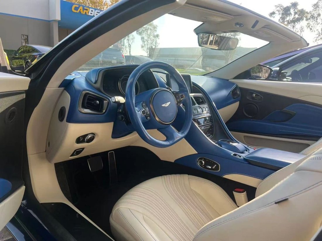 Cabriolet in Costa Mesa, CA, United States 4 - 18944448
