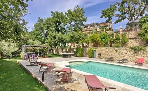 Villa in Robion, Provence-Alpes-Côte d'Azur, France 1