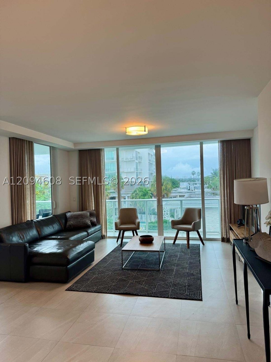 Condo in Bal Harbour, Florida, United States 1 - 18943005