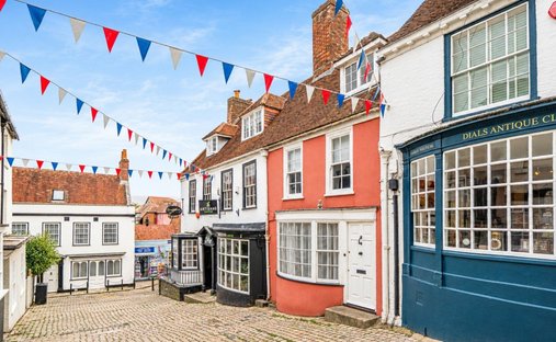 Townhouse in Lymington, England 1