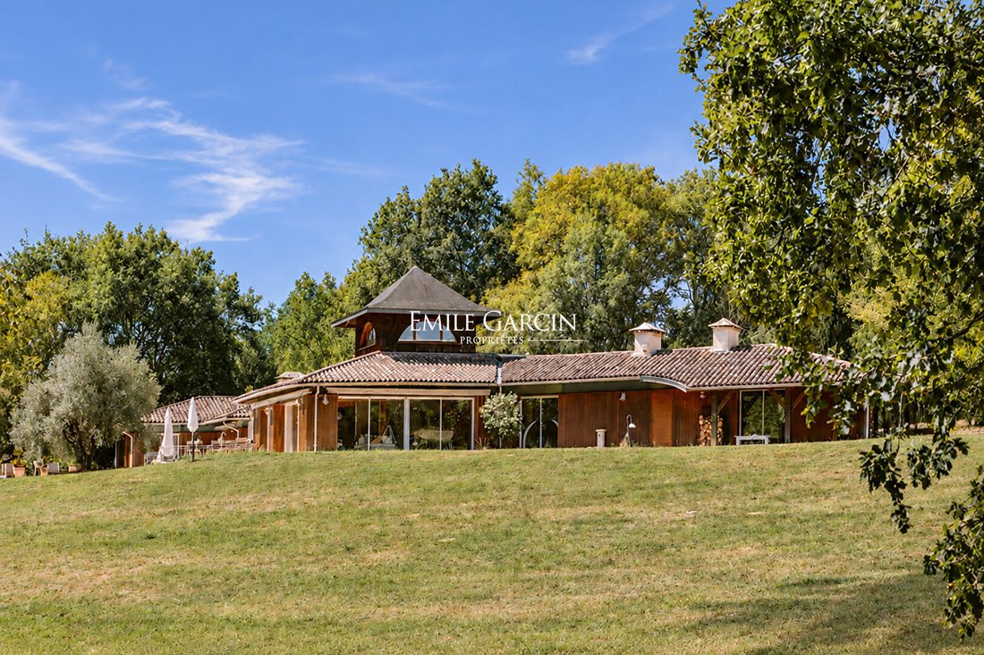 Villa in Sallebœuf, Nouvelle-Aquitaine, France 3 - 18944387