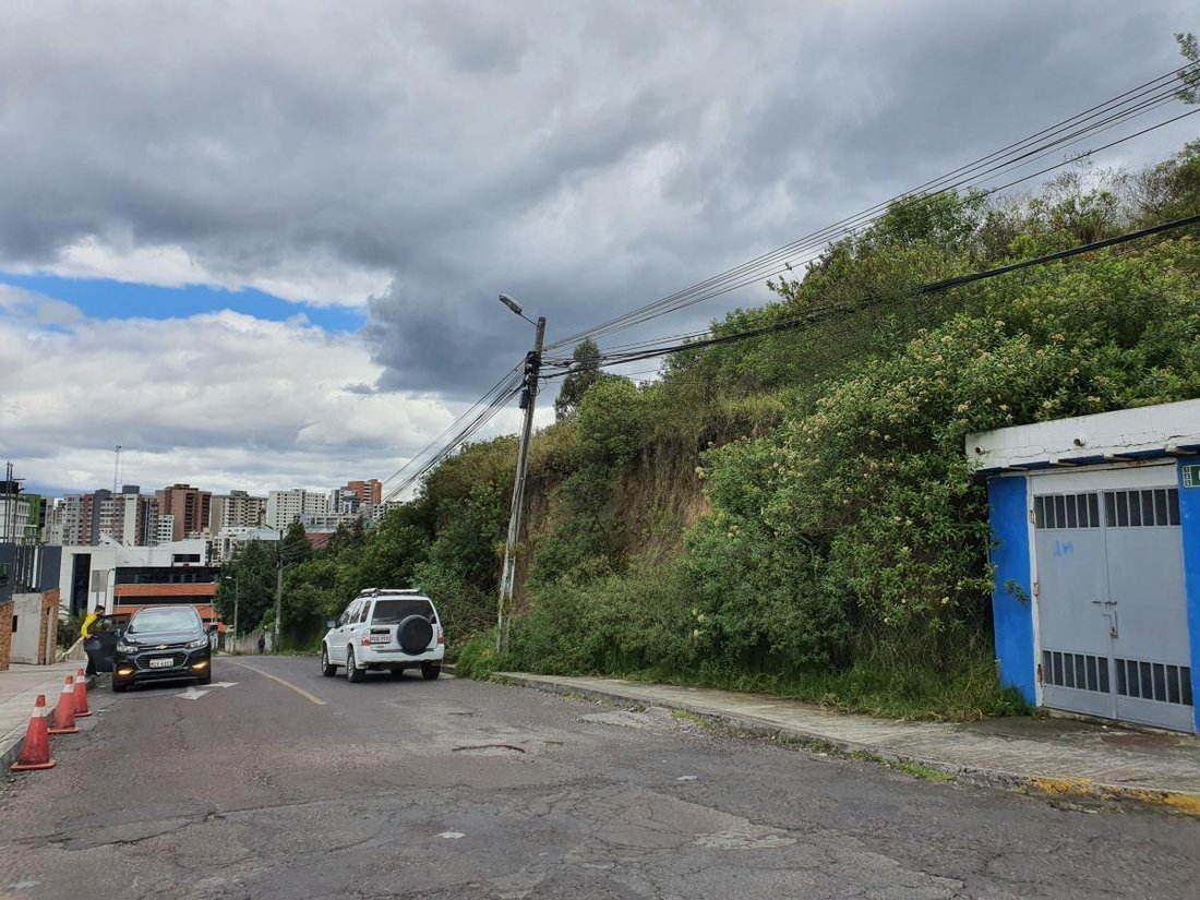 Land in Quito, Pichincha, Ecuador 2 - 18941529