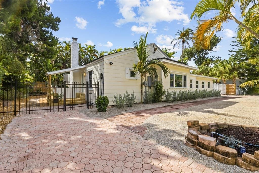 Longboat Key, Florida, United States 1 - 18940226