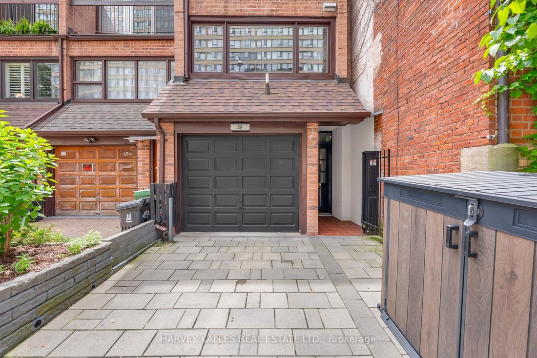House in Toronto, Ontario, Canada 2 - 18945175