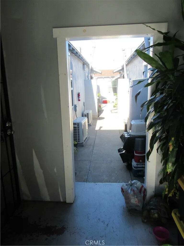 Bellflower, California, United States 5 - 18943315
