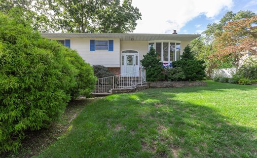 House in Saint James, New York, United States 1
