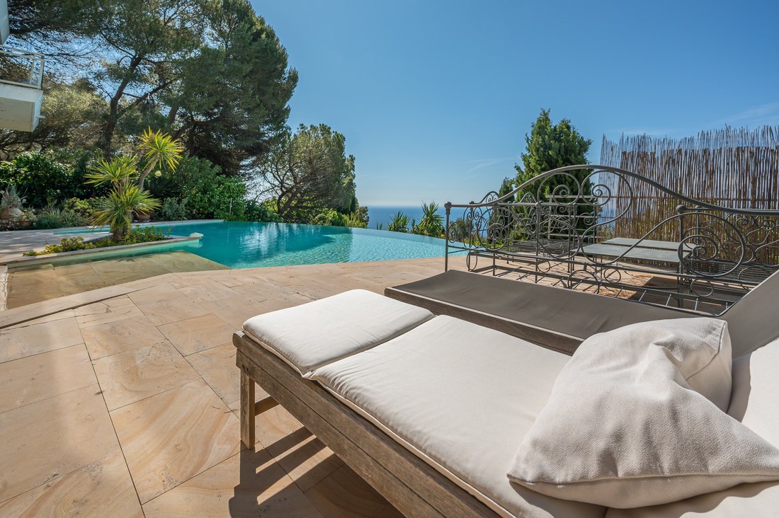 House in Èze, Provence-Alpes-Côte d'Azur, France 5 - 18944091