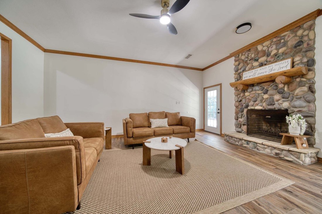 House in Gilmer, Texas, United States 4 - 18942350