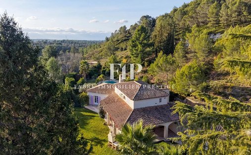 House in Comtale-Cente-Cours Mirabeau, Aix-en-Provence, France 1