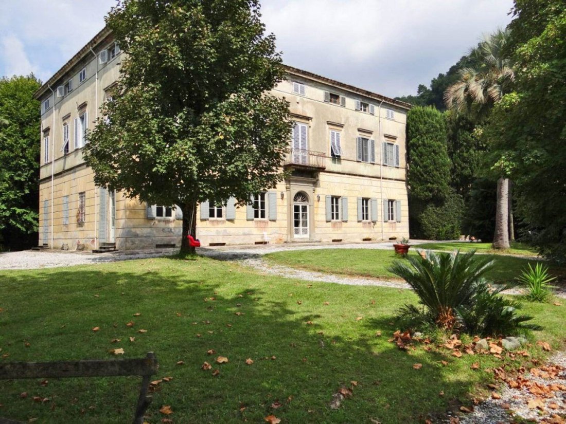Villa in Pieve di Brancoli, Lucca, Tuscany 2 - 18943180