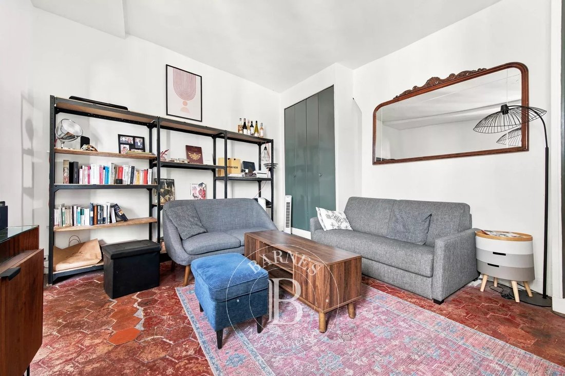 Apartment in Montorgueil-Saint Denis, Paris 2e Arrondissement, Paris 1 - 18939667