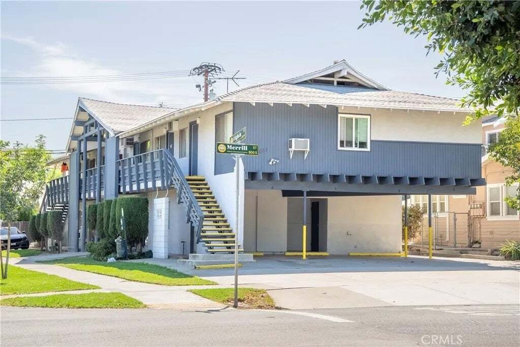 Corona, California, United States 2 - 18943263