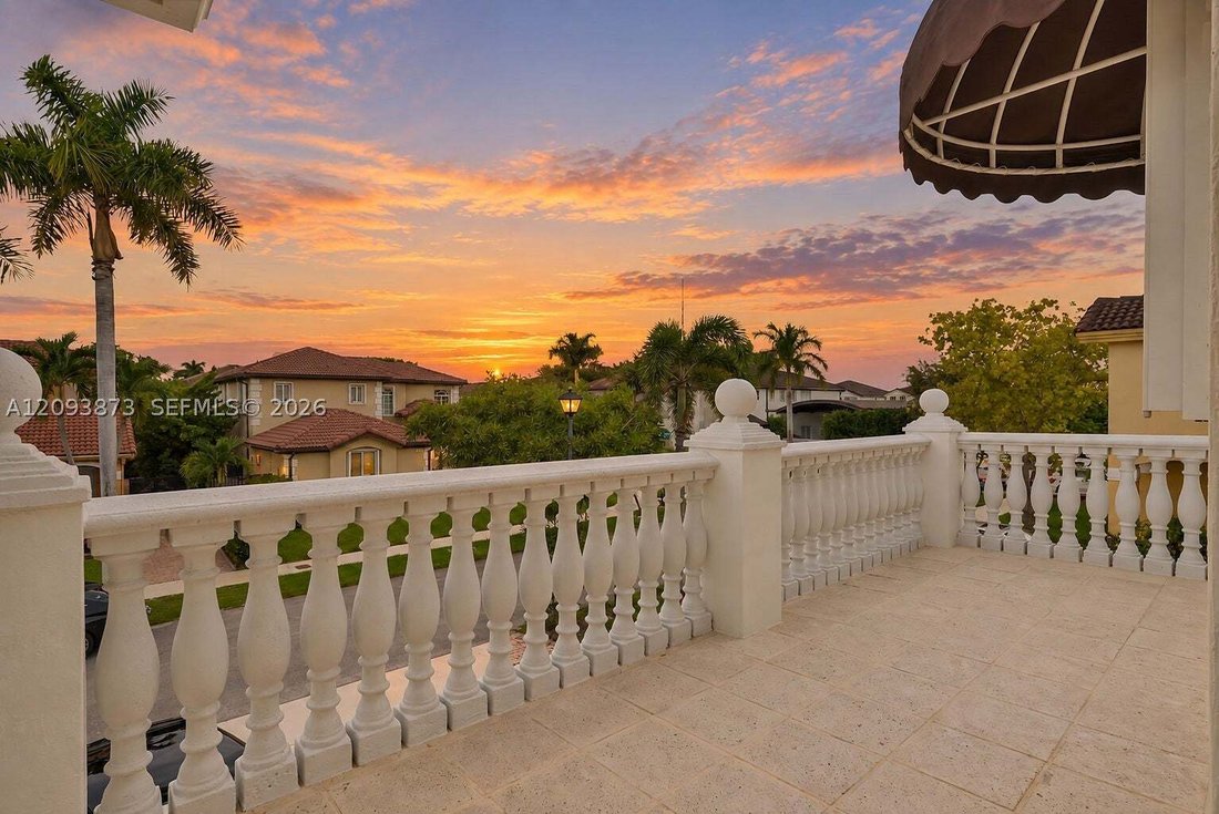 House in Miami, Florida, United States 3 - 18943037